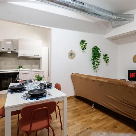 Centro Storico Duomo A 5 Minuti Wifi Netflix Lägenhet *